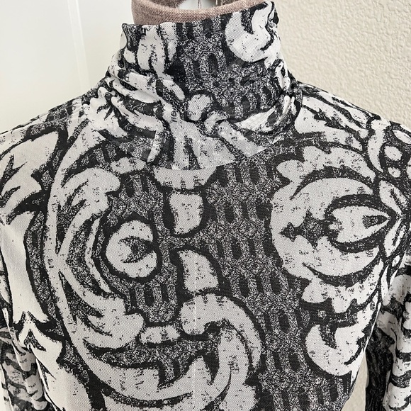 White House Black Market Mesh Burnout Turtleneck M - Picture 8 of 12